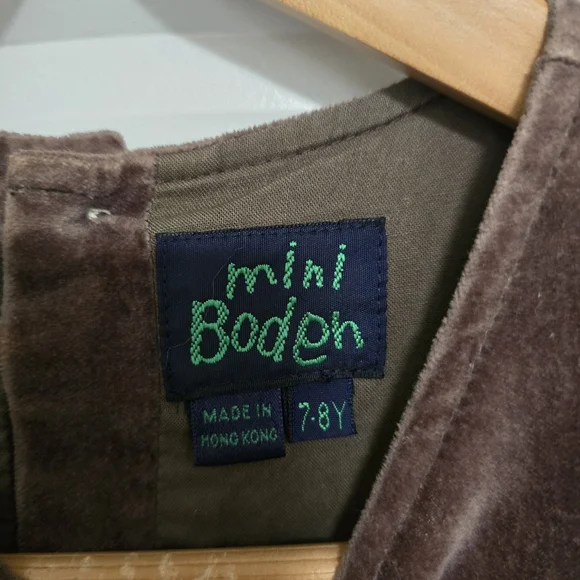 MINI BODEN Pleated Velvet Dress - Picture 2 of 7